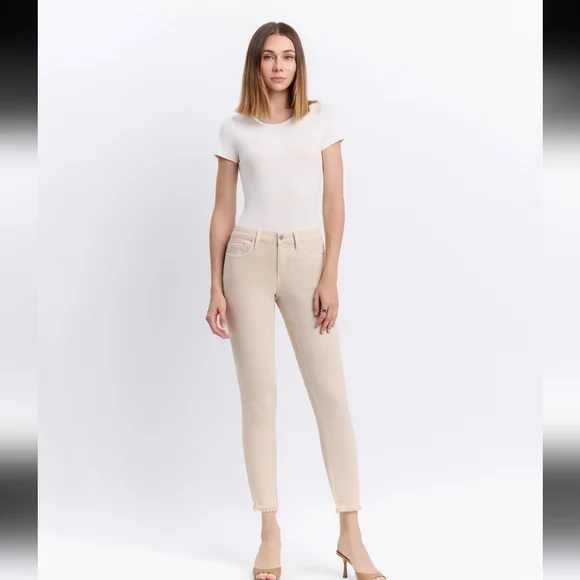 VERVET Winter White Mid Rise Crop Frayed Hem Straight Jeans. Size 25 - Picture 3 of 16